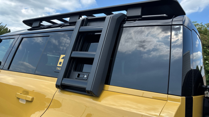 Land Rover Defender 3.0 D350 Trophy Edition Deep Sandglow 110 5dr Auto Diesel Estate - Image 29